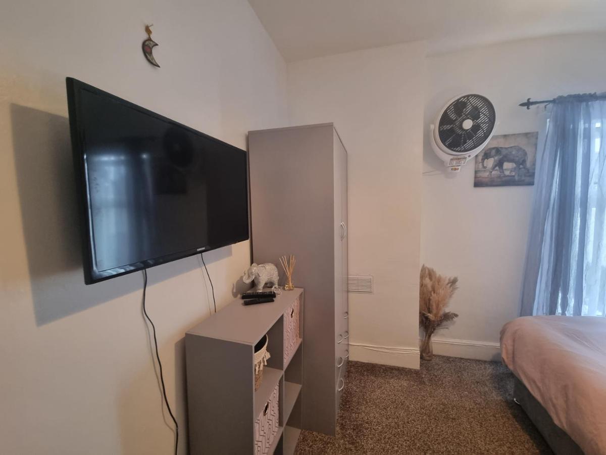 Private Room In 카디프 외부 사진